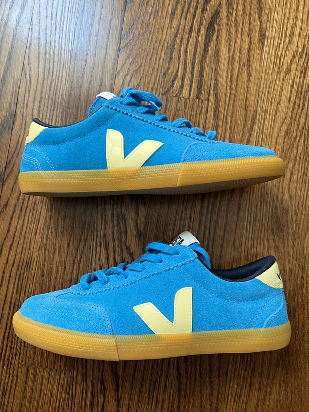 Veja Blue suede Volley Sneaker. Size 8 EU 39 - Picture 4 of 11